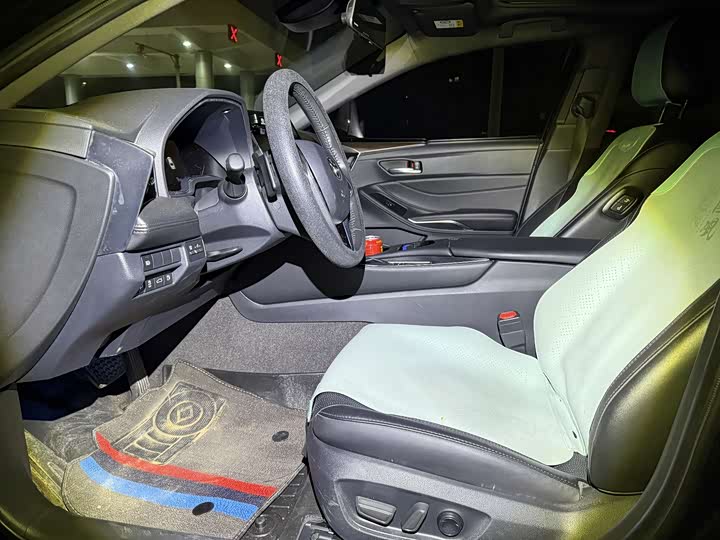 Фото 5 - Toyota Avalon