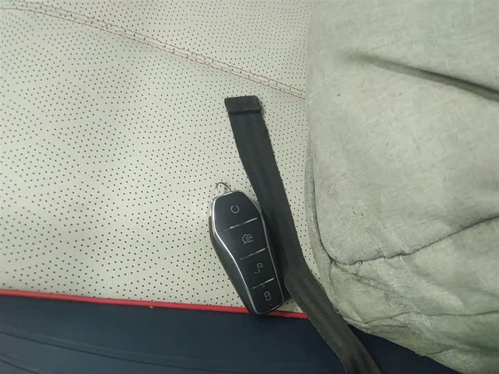 Фото 9 - BYD Yuan Plus