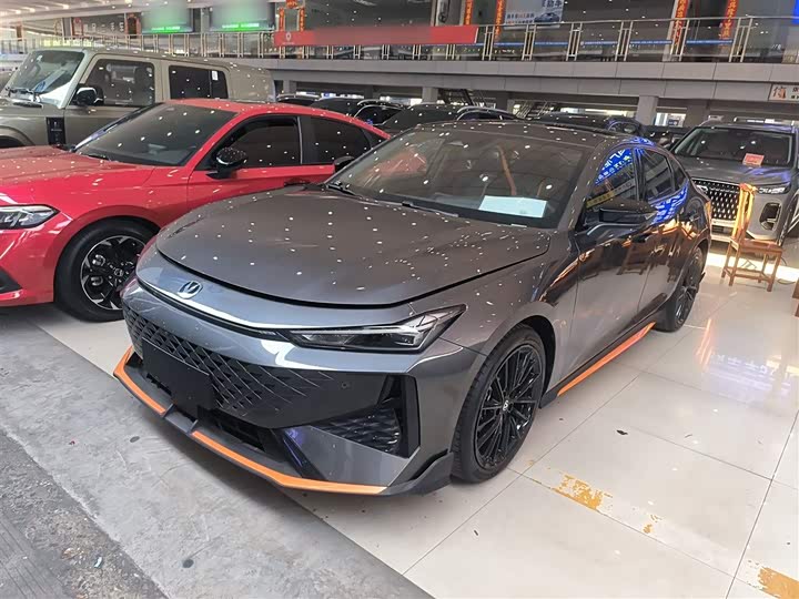 Фото 2 - Changan UNI-V