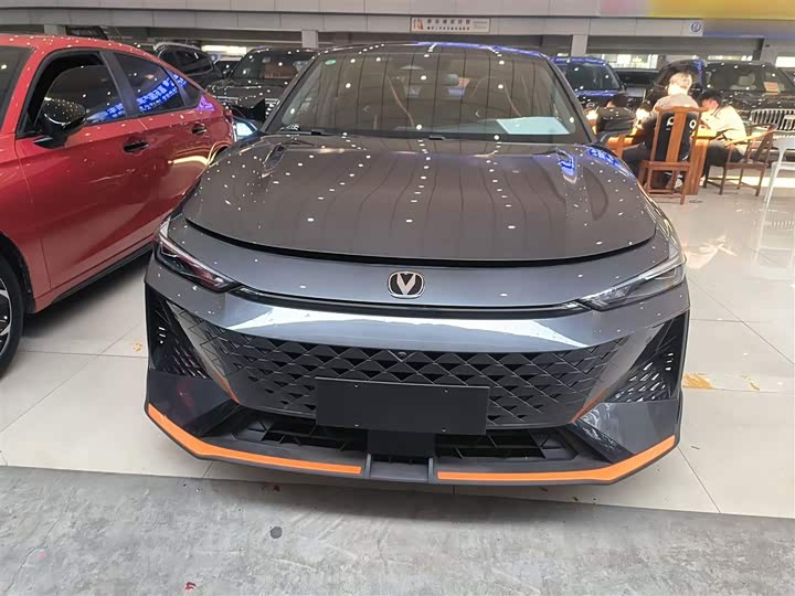 Фото 3 - Changan UNI-V