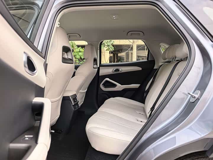 Фото 6 - BYD Yuan Up