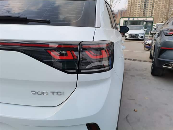 Фото 8 - Volkswagen T-Roc