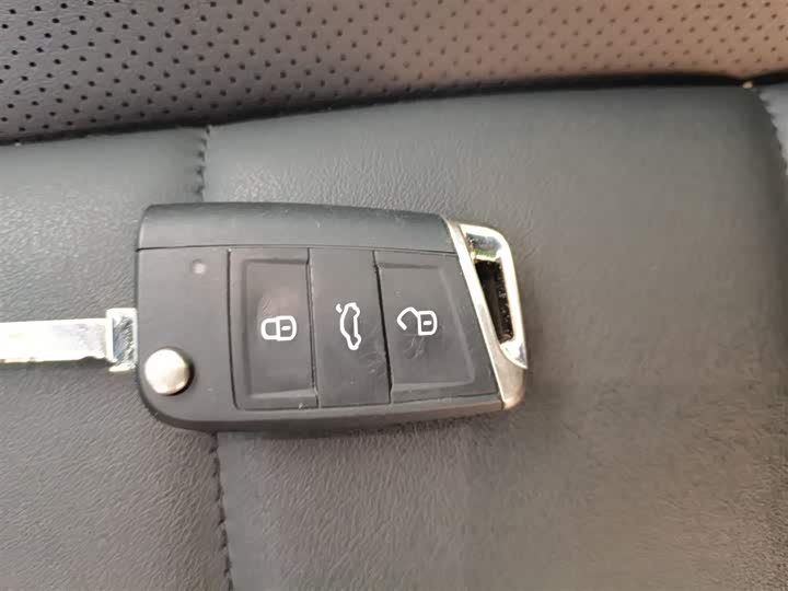 Фото 9 - Volkswagen T-Roc