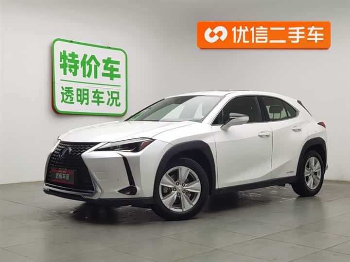 Фото 1 - Lexus UX