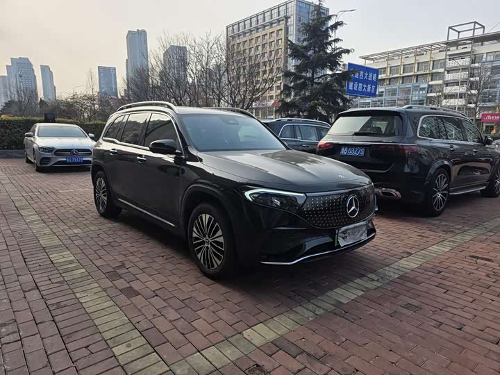 Фото 2 - Mercedes-Benz EQB