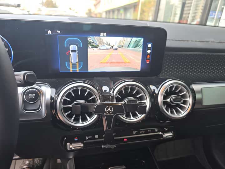 Фото 9 - Mercedes-Benz EQB
