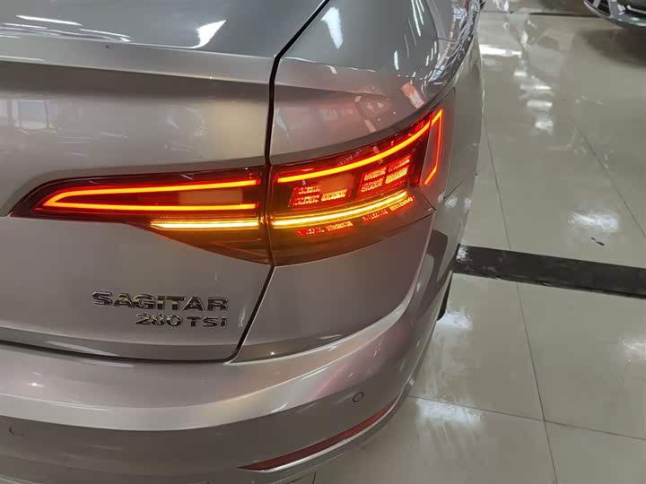 Фото 8 - Volkswagen Sagitar L