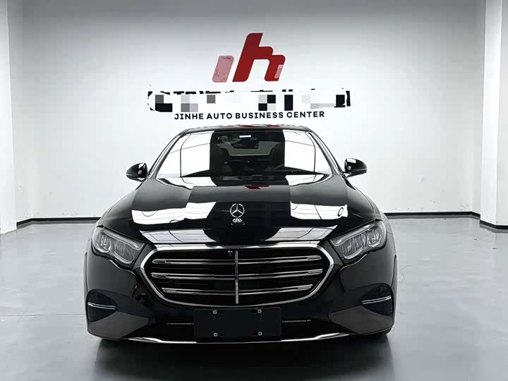 Фото 2 - Mercedes-Benz E-Class