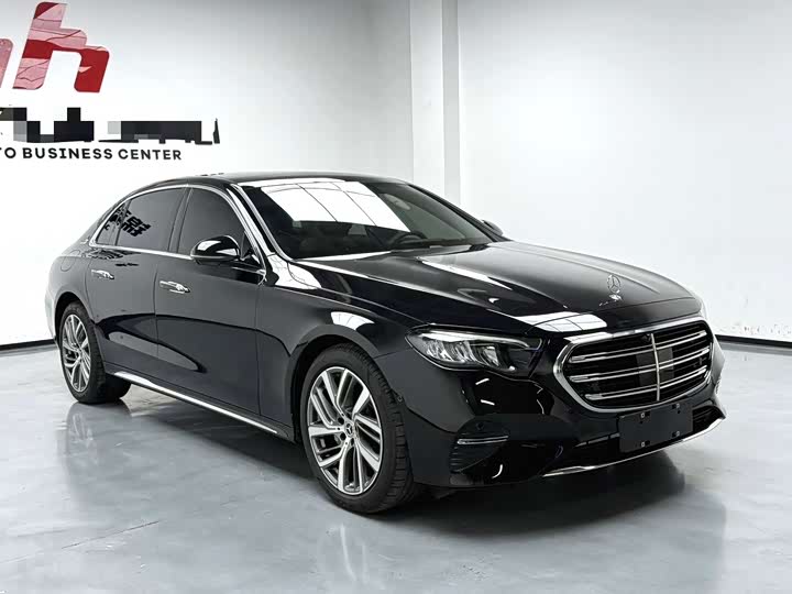 Фото 3 - Mercedes-Benz E-Class