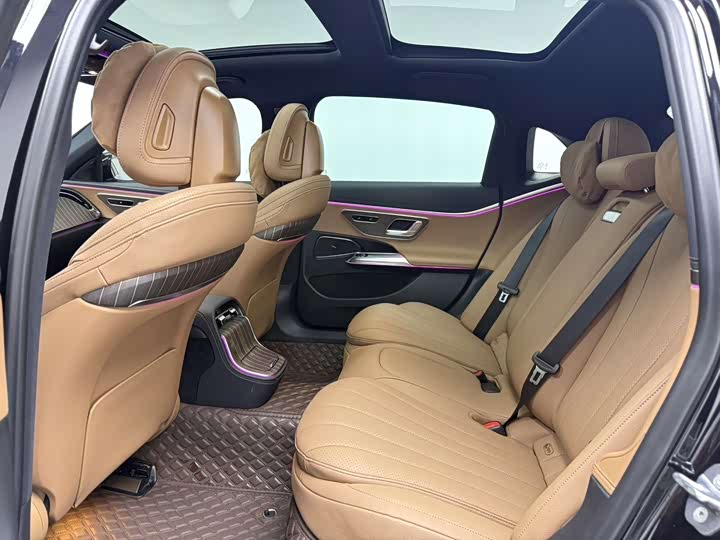 Фото 6 - Mercedes-Benz E-Class