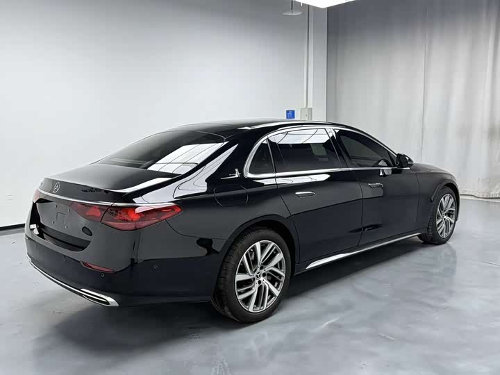 Фото 7 - Mercedes-Benz E-Class