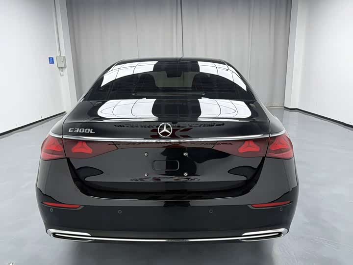 Фото 8 - Mercedes-Benz E-Class