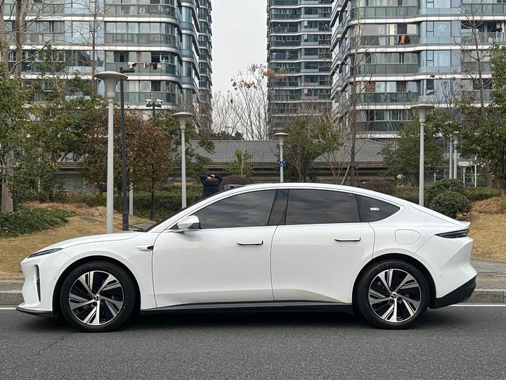 Фото 3 - Nio ET5