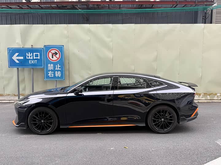 Фото 2 - Changan UNI-V