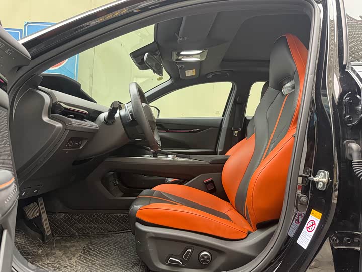 Фото 5 - Changan UNI-V