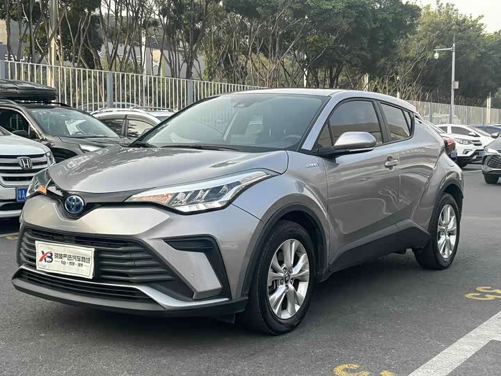 Фото 1 - Toyota Izoa