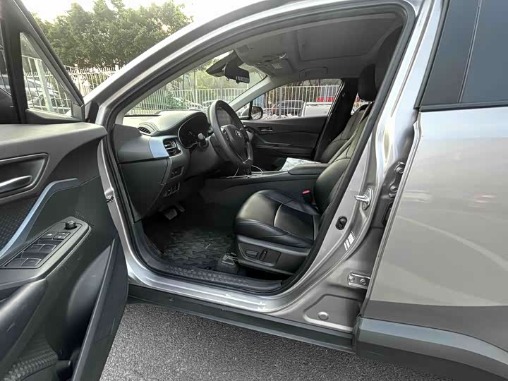 Фото 9 - Toyota Izoa