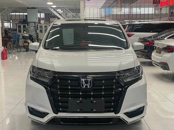 Фото 2 - Honda Elysion