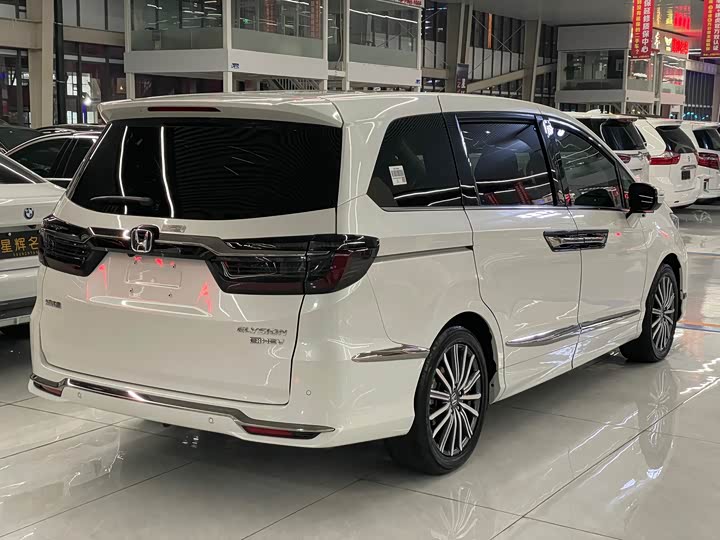 Фото 4 - Honda Elysion