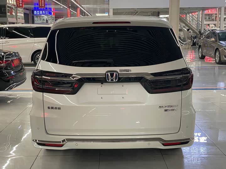 Фото 5 - Honda Elysion