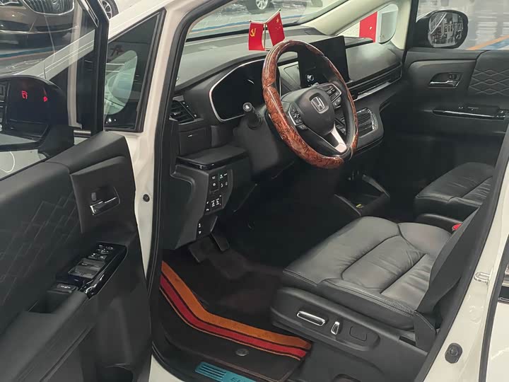 Фото 7 - Honda Elysion