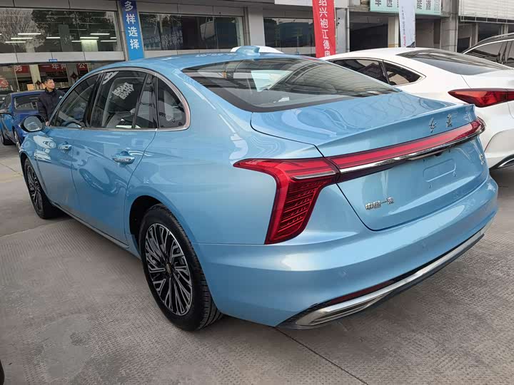 Фото 6 - Hongqi H5