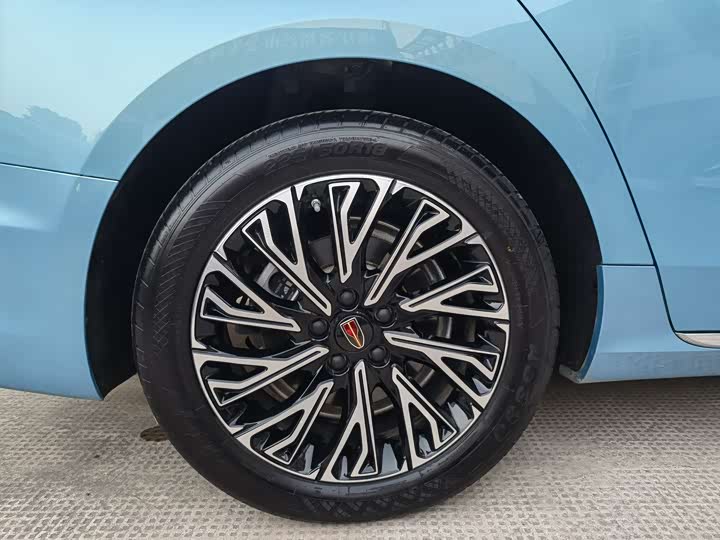 Фото 8 - Hongqi H5