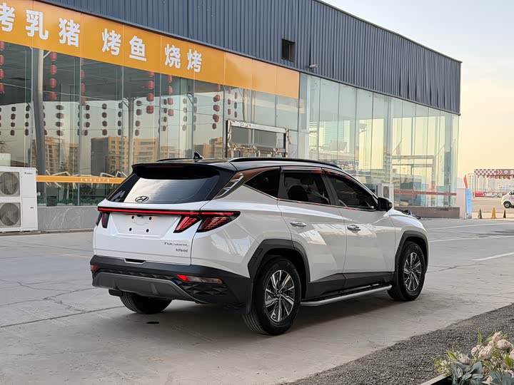 Фото 4 - Hyundai Tucson L