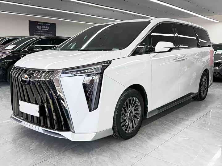 Фото 1 - GAC Trumpchi M8