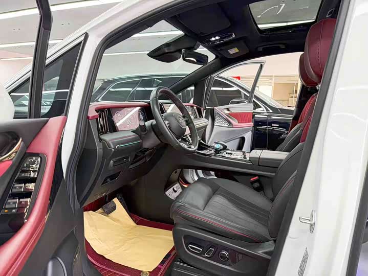 Фото 9 - GAC Trumpchi M8