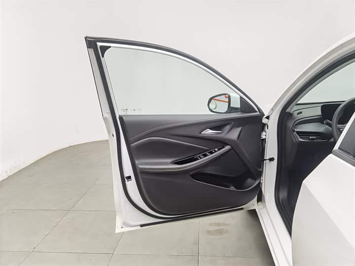 Фото 8 - Buick Verano