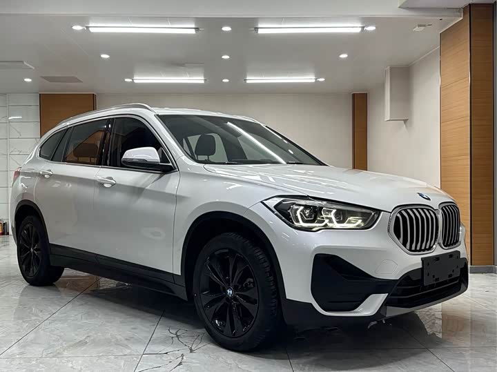 Фото 3 - BMW X1