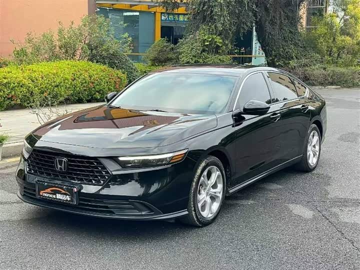 Фото 1 - Honda Accord