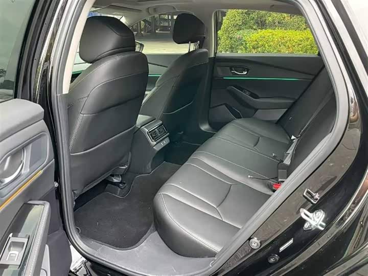 Фото 3 - Honda Accord