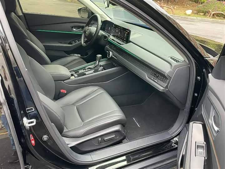 Фото 6 - Honda Accord