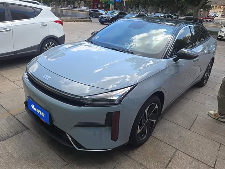 Фото 1 - Geely Galaxy L6