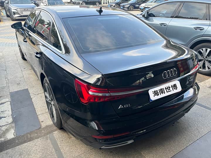 Фото 4 - Audi A6L