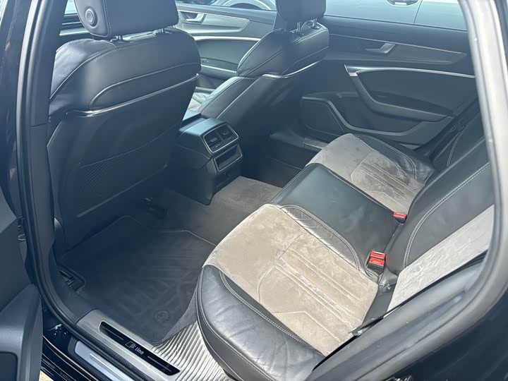 Фото 6 - Audi A6L