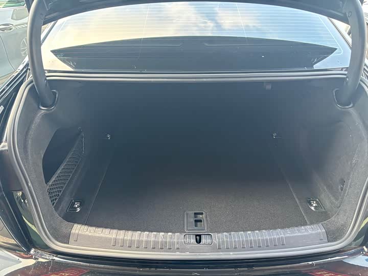 Фото 8 - Audi A6L