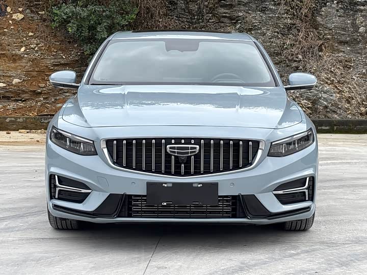 Фото 3 - Geely Preface