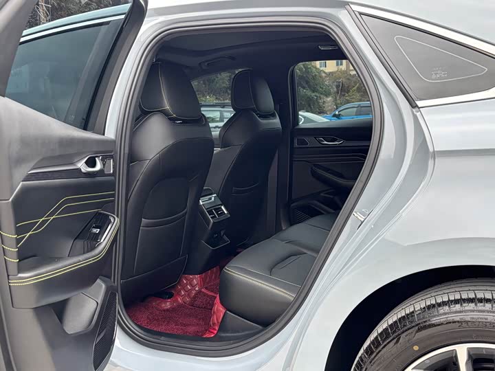 Фото 7 - Geely Preface