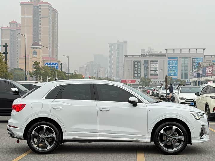 Фото 5 - Audi Q3