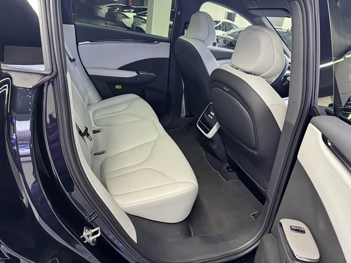 Фото 9 - XPeng G7