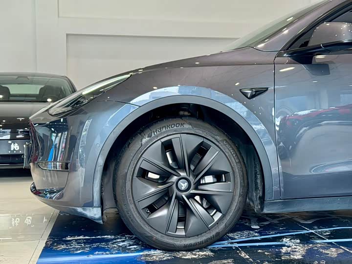 Фото 8 - Tesla Model Y