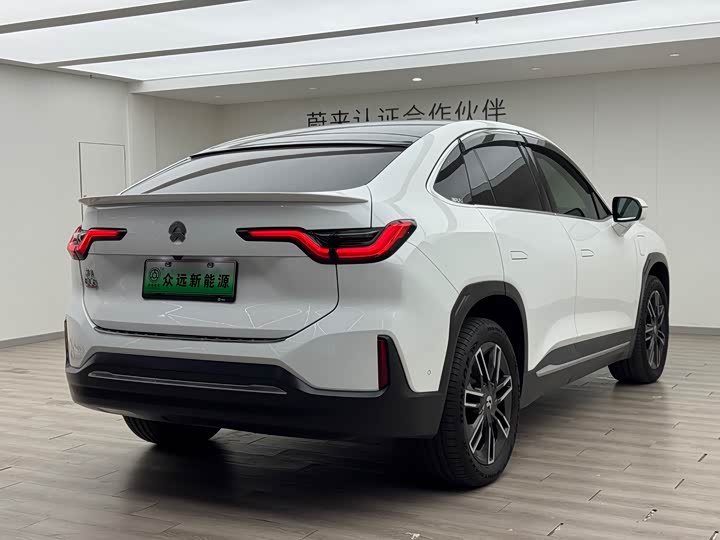 Фото 6 - Nio EC6