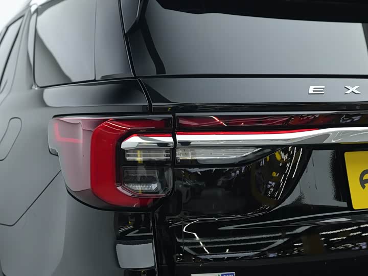 Фото 7 - Ford Explorer