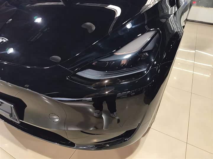 Фото 6 - Tesla Model Y