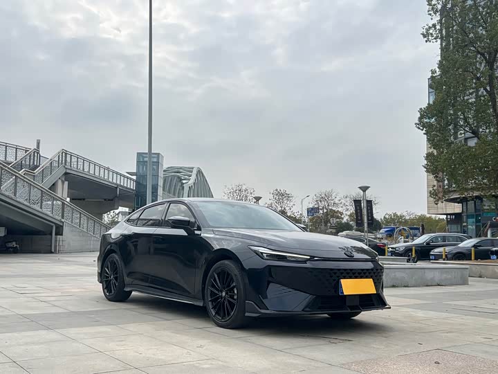 Фото 3 - Changan UNI-V