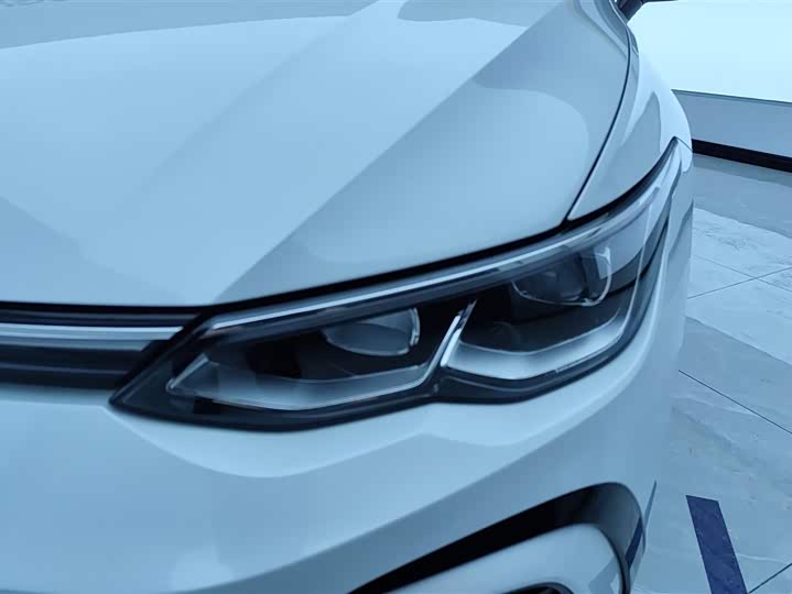 Фото 5 - Volkswagen Golf