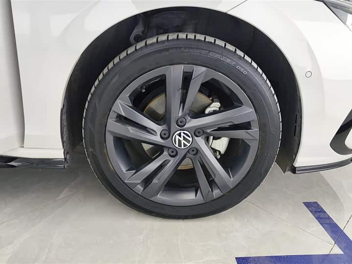 Фото 6 - Volkswagen Golf